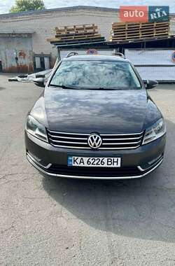 Універсал Volkswagen Passat 2012 в Києві