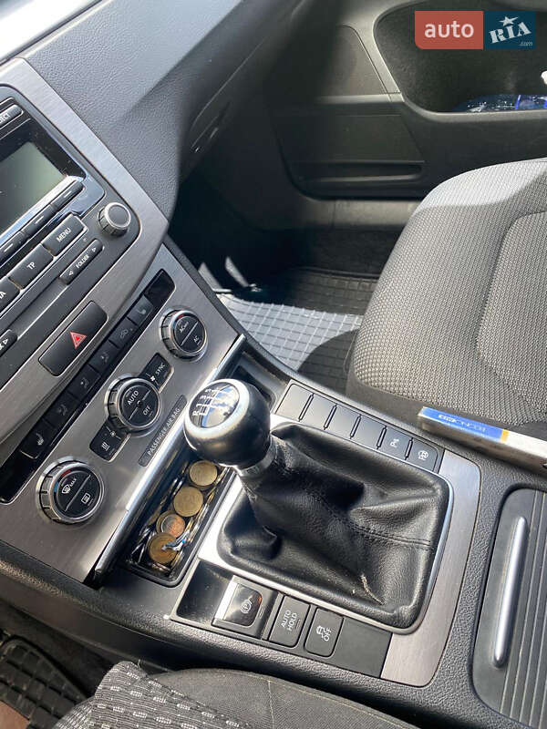 Универсал Volkswagen Passat 2012 в Тернополе