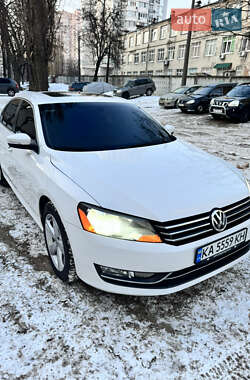 Седан Volkswagen Passat 2012 в Києві