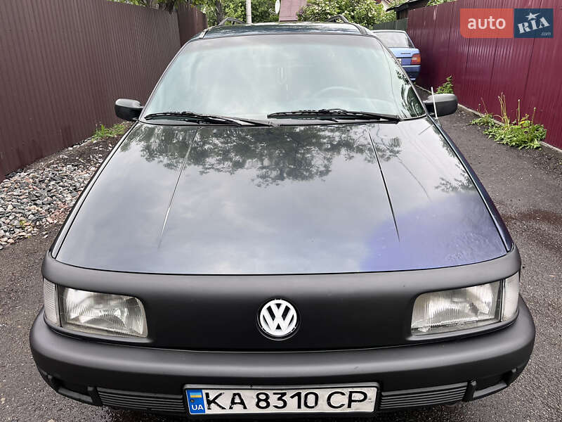 Универсал Volkswagen Passat 1990 в Киеве