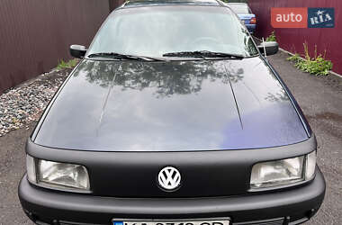 Універсал Volkswagen Passat 1990 в 