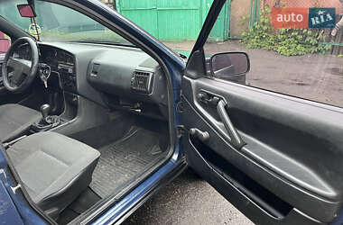 Універсал Volkswagen Passat 1990 в 