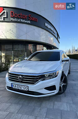 Седан Volkswagen Passat 2020 в Києві