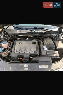 Універсал Volkswagen Passat 2011 в 