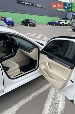 Седан Volkswagen Passat 2014 в 