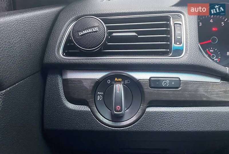 Седан Volkswagen Passat 2017 в Ивано-Франковске