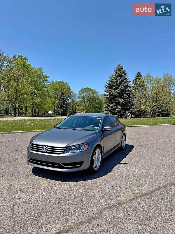 Седан Volkswagen Passat 2013 в Виннице