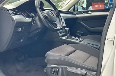 Седан Volkswagen Passat 2017 в 