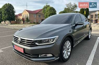 Седан Volkswagen Passat 2016 в Чорнобаї