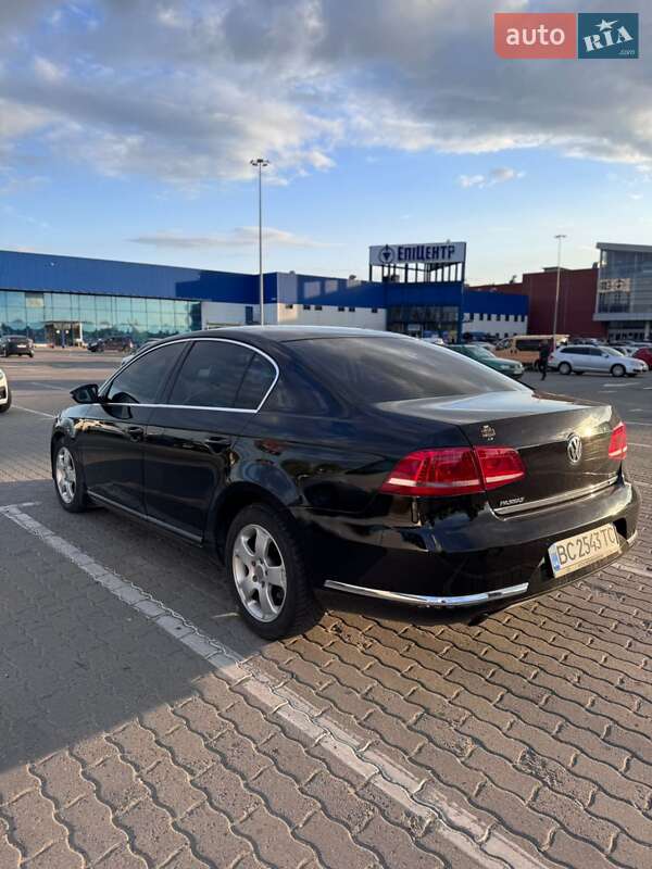 Седан Volkswagen Passat 2011 в Стрые