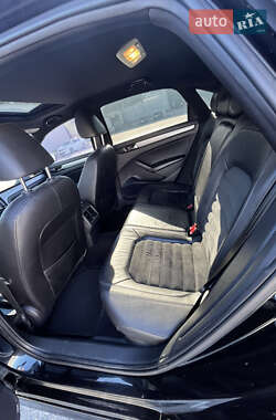 Седан Volkswagen Passat 2012 в 