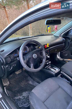 Універсал Volkswagen Passat 2002 в 
