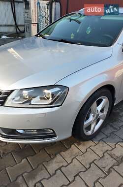 Універсал Volkswagen Passat 2011 в 