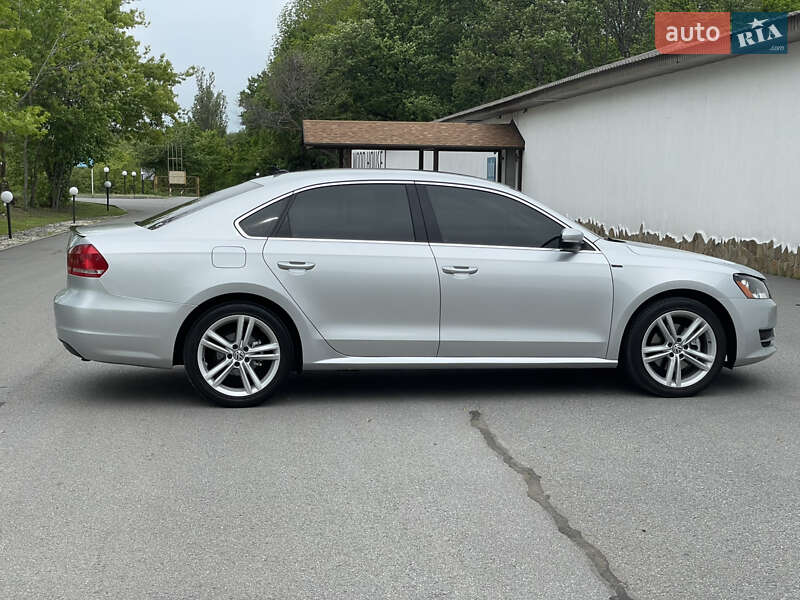 Седан Volkswagen Passat 2013 в Харькове