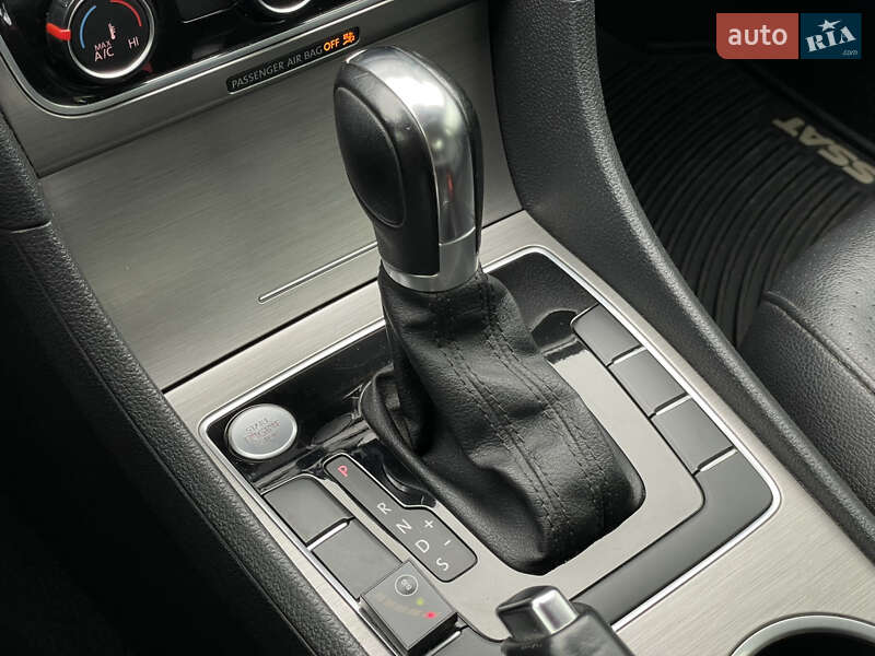 Седан Volkswagen Passat 2013 в Харькове