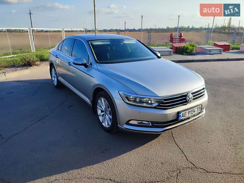 Седан Volkswagen Passat 2015 в Петропавлівці