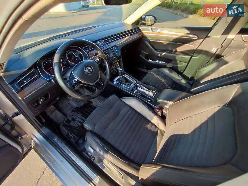 Седан Volkswagen Passat 2015 в Петропавлівці