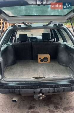 Универсал Volkswagen Passat 1993 в 