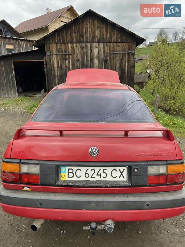 Седан Volkswagen Passat 1988 в Славском