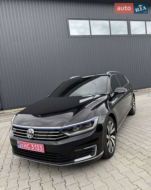 Універсал Volkswagen Passat 2015 в Дубні