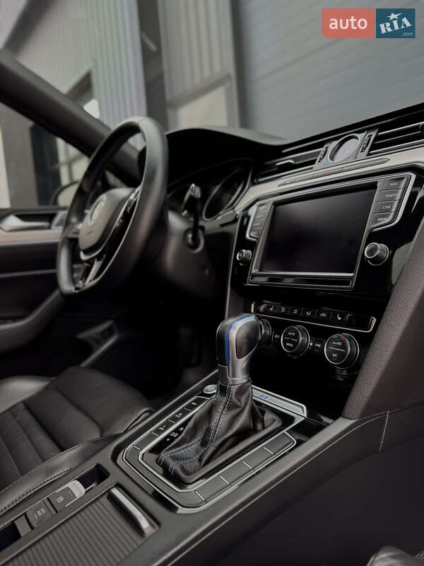 Універсал Volkswagen Passat 2015 в Дубні
