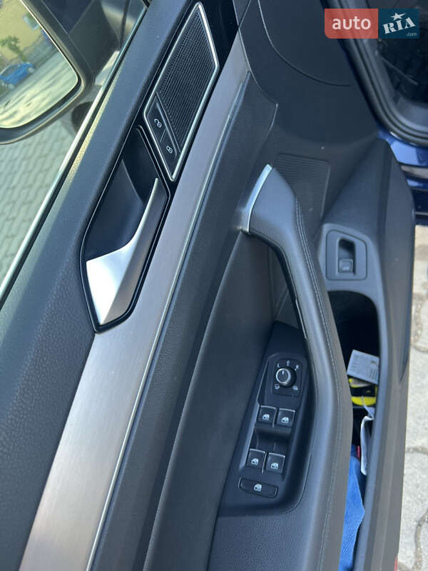 Седан Volkswagen Passat 2017 в Львове