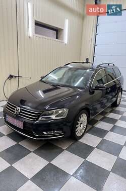 Універсал Volkswagen Passat 2012 в 