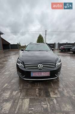 Універсал Volkswagen Passat 2012 в 