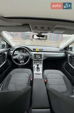 Універсал Volkswagen Passat 2012 в 