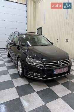 Універсал Volkswagen Passat 2012 в 