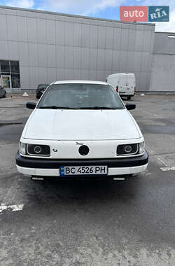 Седан Volkswagen Passat 1989 в Львові