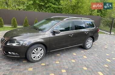 Універсал Volkswagen Passat 2012 в 