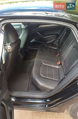 Седан Volkswagen Passat 2013 в 