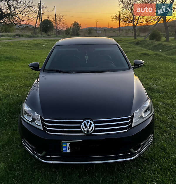 Седан Volkswagen Passat 2013 в Мукачевому