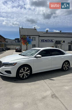 Седан Volkswagen Passat 2021 в 