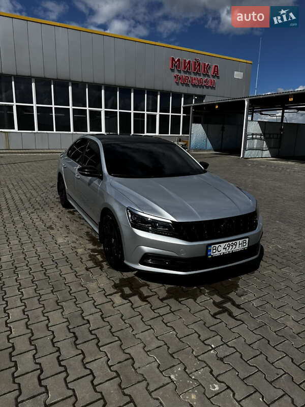 Седан Volkswagen Passat 2016 в Луцке