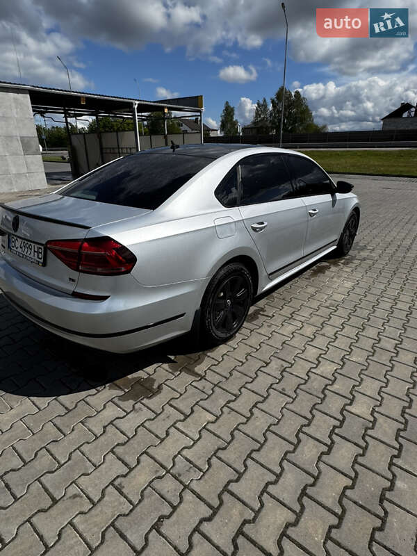 Седан Volkswagen Passat 2016 в Луцке
