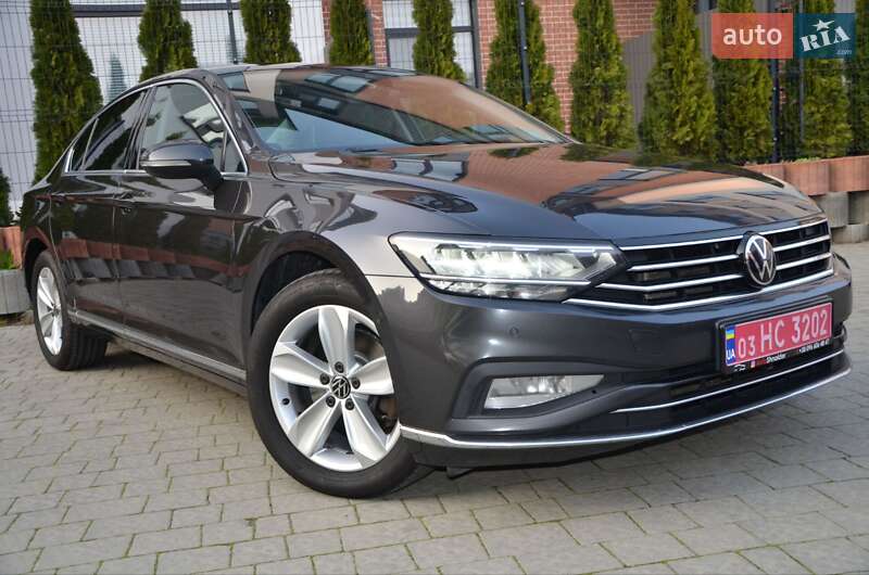 Седан Volkswagen Passat 2020 в Львові