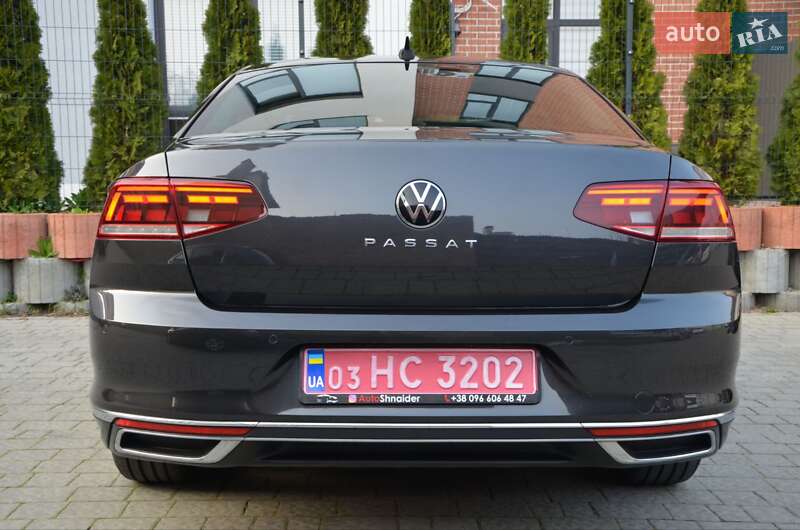 Седан Volkswagen Passat 2020 в Львові