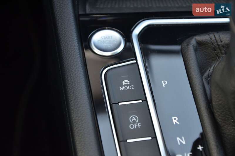 Седан Volkswagen Passat 2020 в Львові
