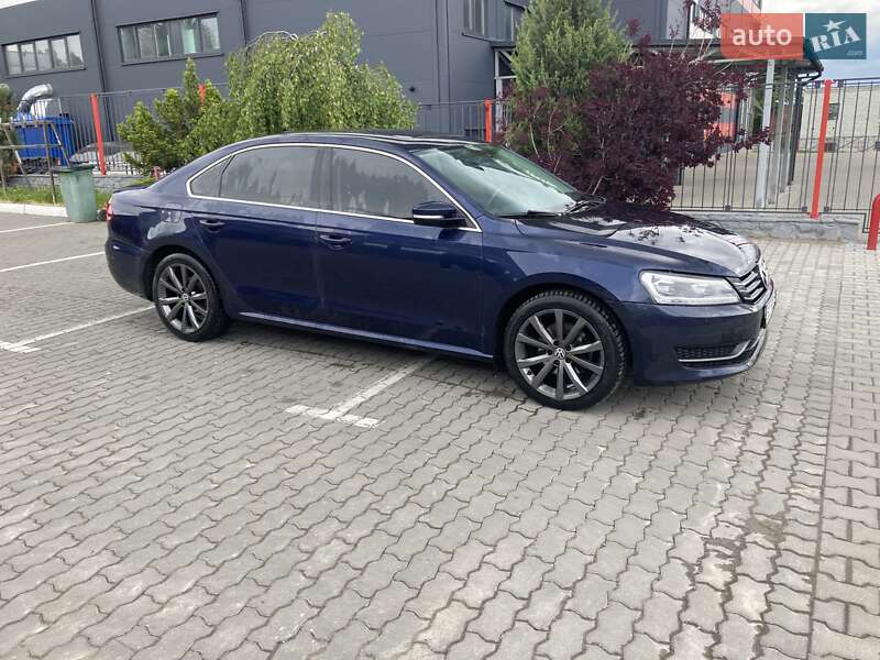 Седан Volkswagen Passat 2015 в Львове