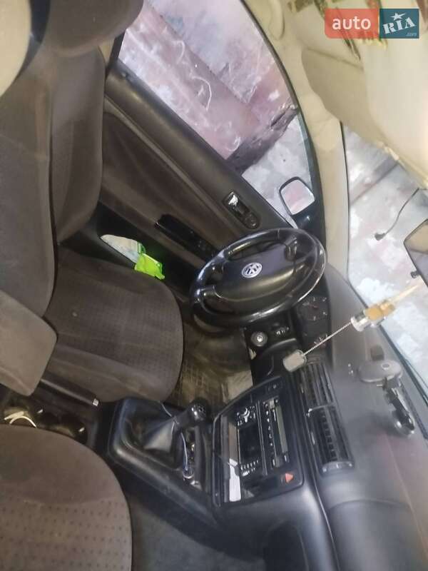 Седан Volkswagen Passat 1998 в Березовке