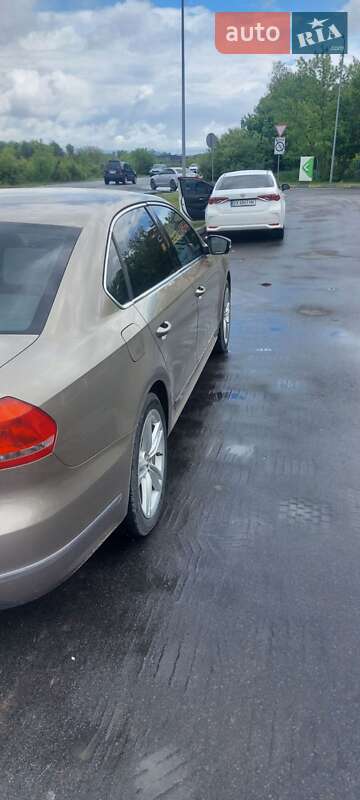 Седан Volkswagen Passat 2015 в Золочеве