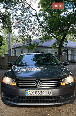 Седан Volkswagen Passat 2014 в Киеве
