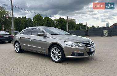 Седан Volkswagen Passat 2010 в Виннице
