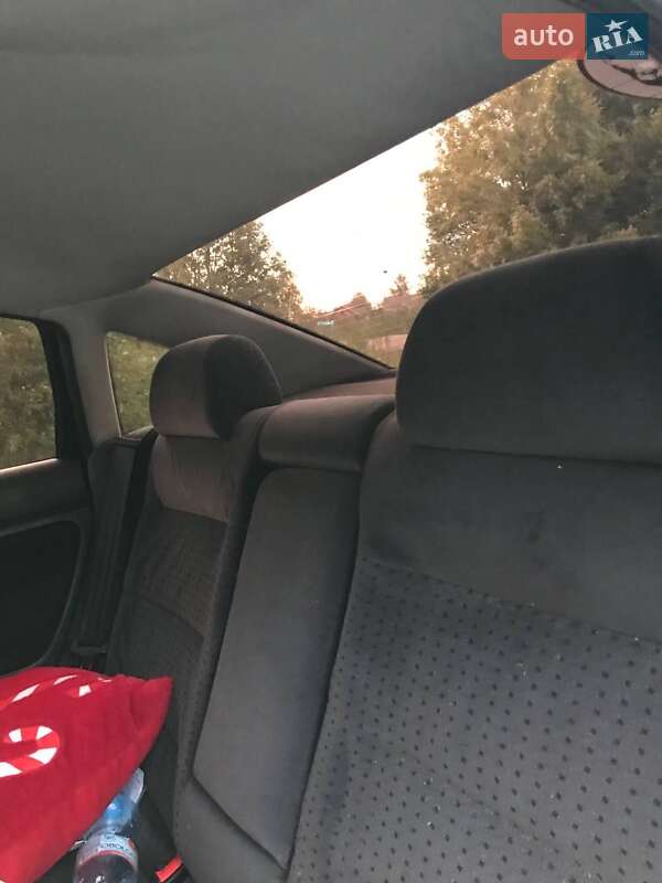 Седан Volkswagen Passat 1999 в Нововолынске