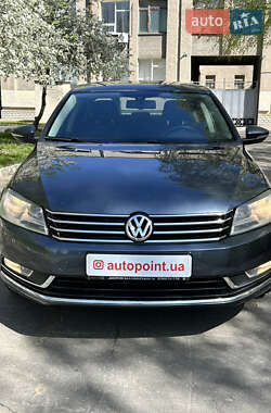Седан Volkswagen Passat 2012 в Сумах
