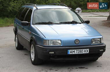 Універсал Volkswagen Passat 1993 в 