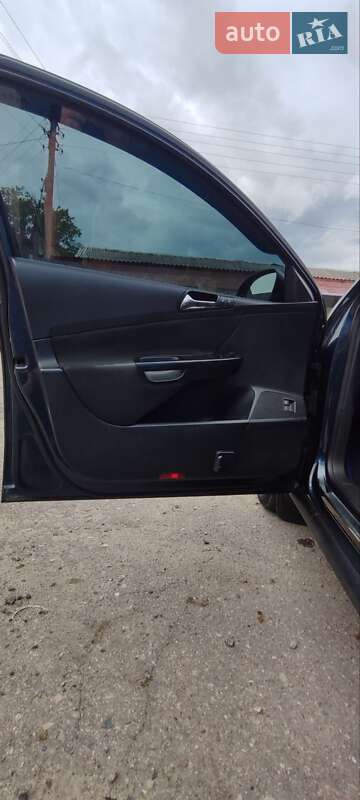 Седан Volkswagen Passat 2006 в Чернигове