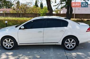 Седан Volkswagen Passat 2012 в 